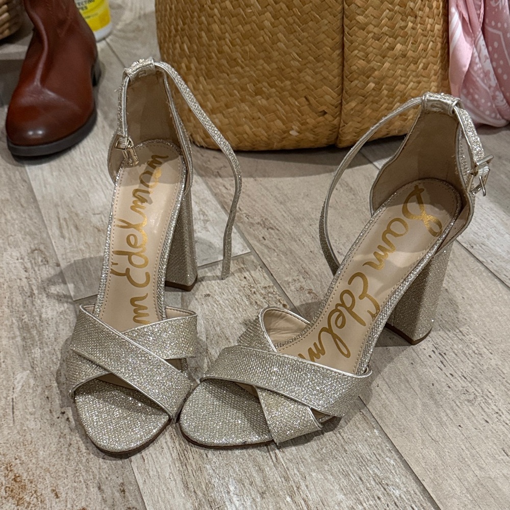 Sam Edelman Size 9 Silver Shimmer Block Heel Sandals - Picture 2 of 7